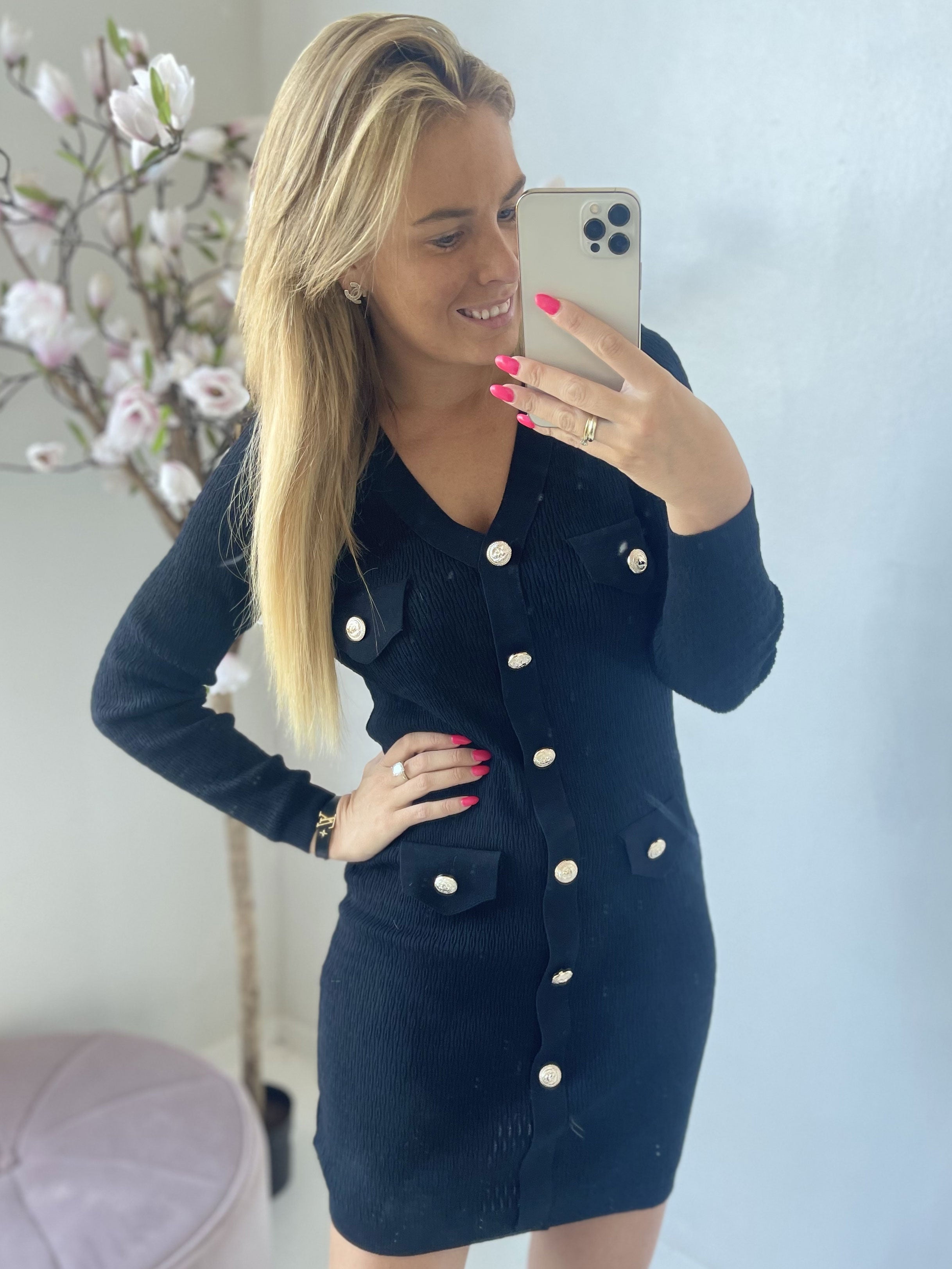 Melody - Smuk viscose kjole med guldknapper